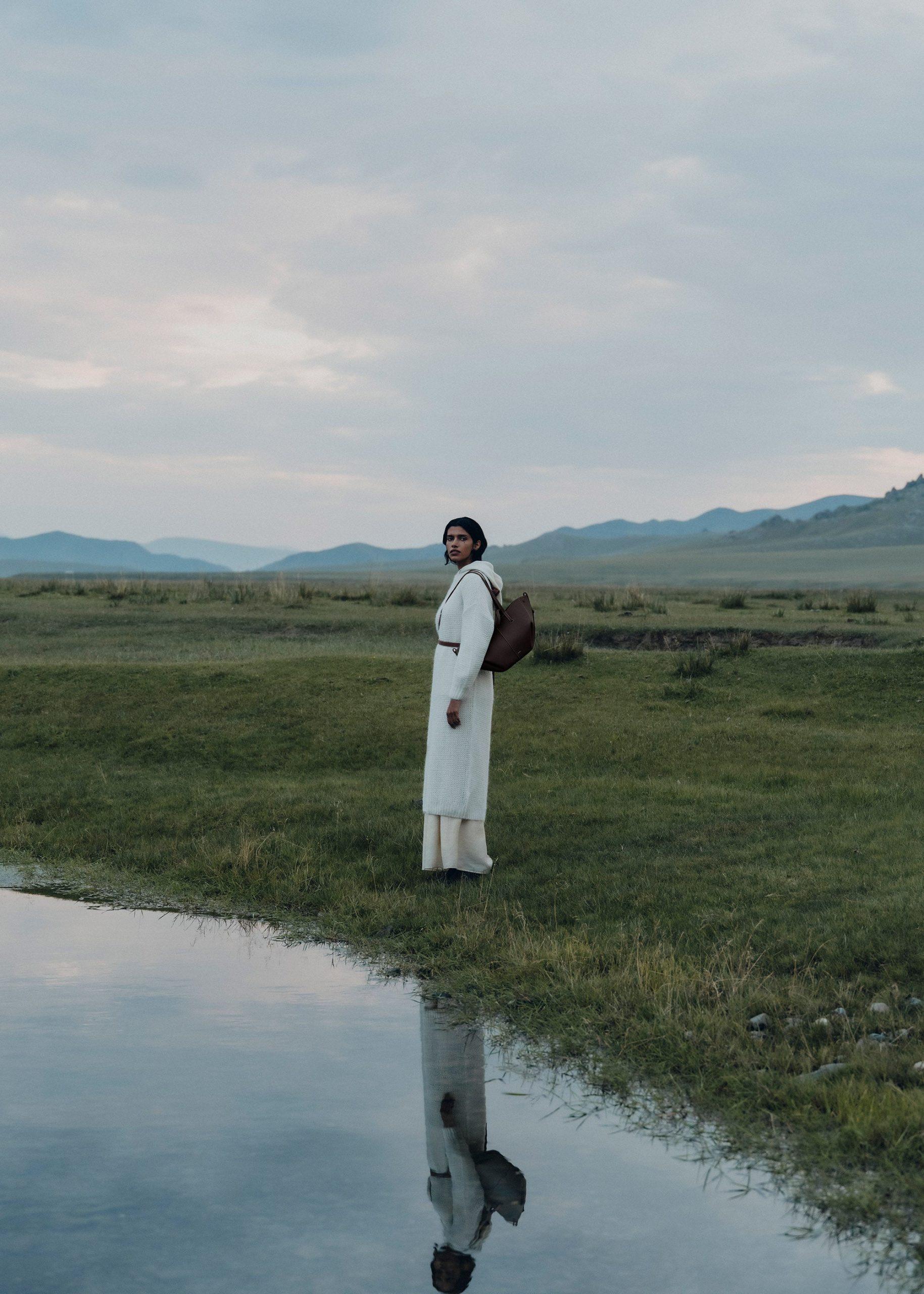 Cyme Mini - Textured Ebony - Image 3