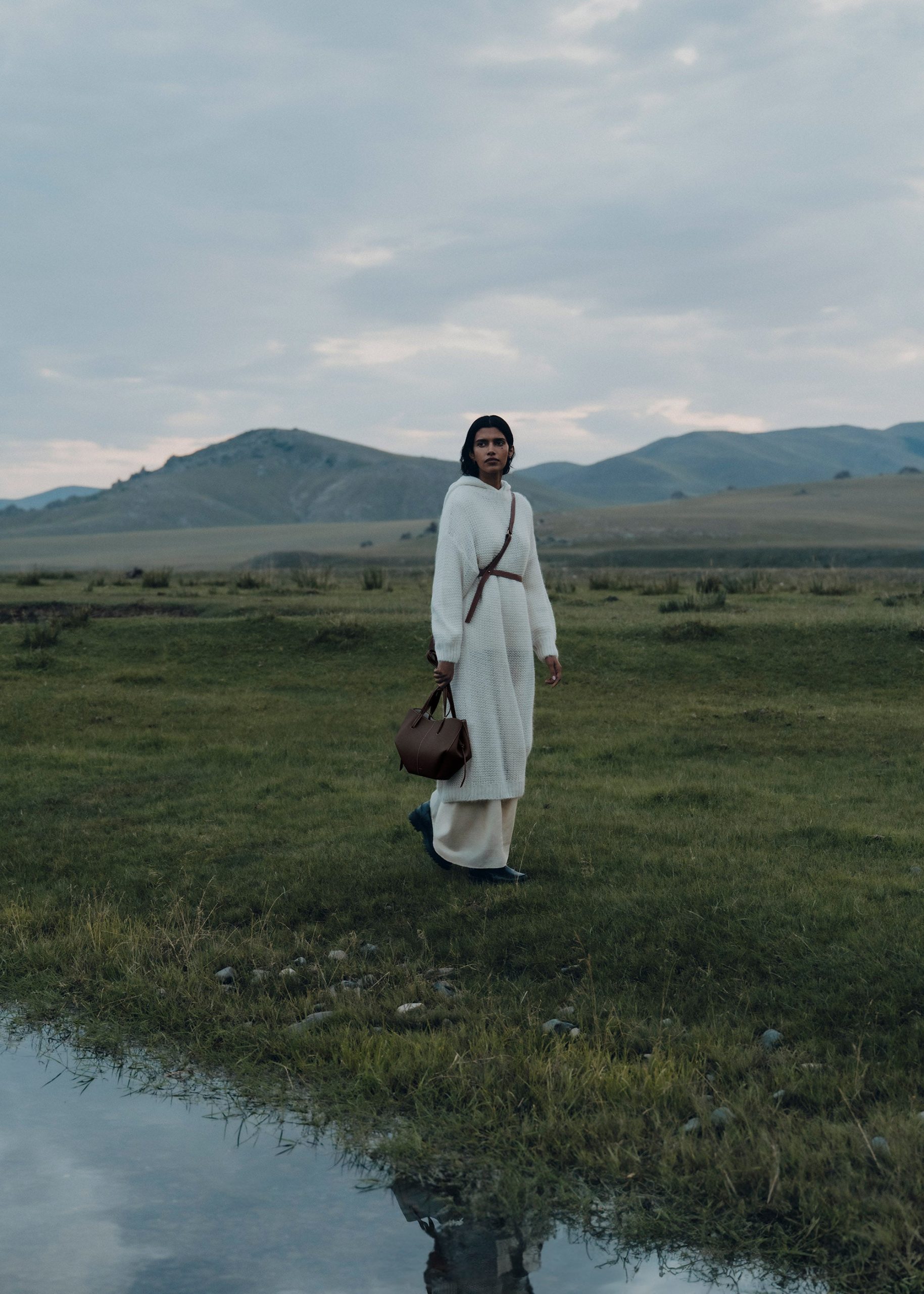 Cyme Mini - Textured Ebony - Image 5