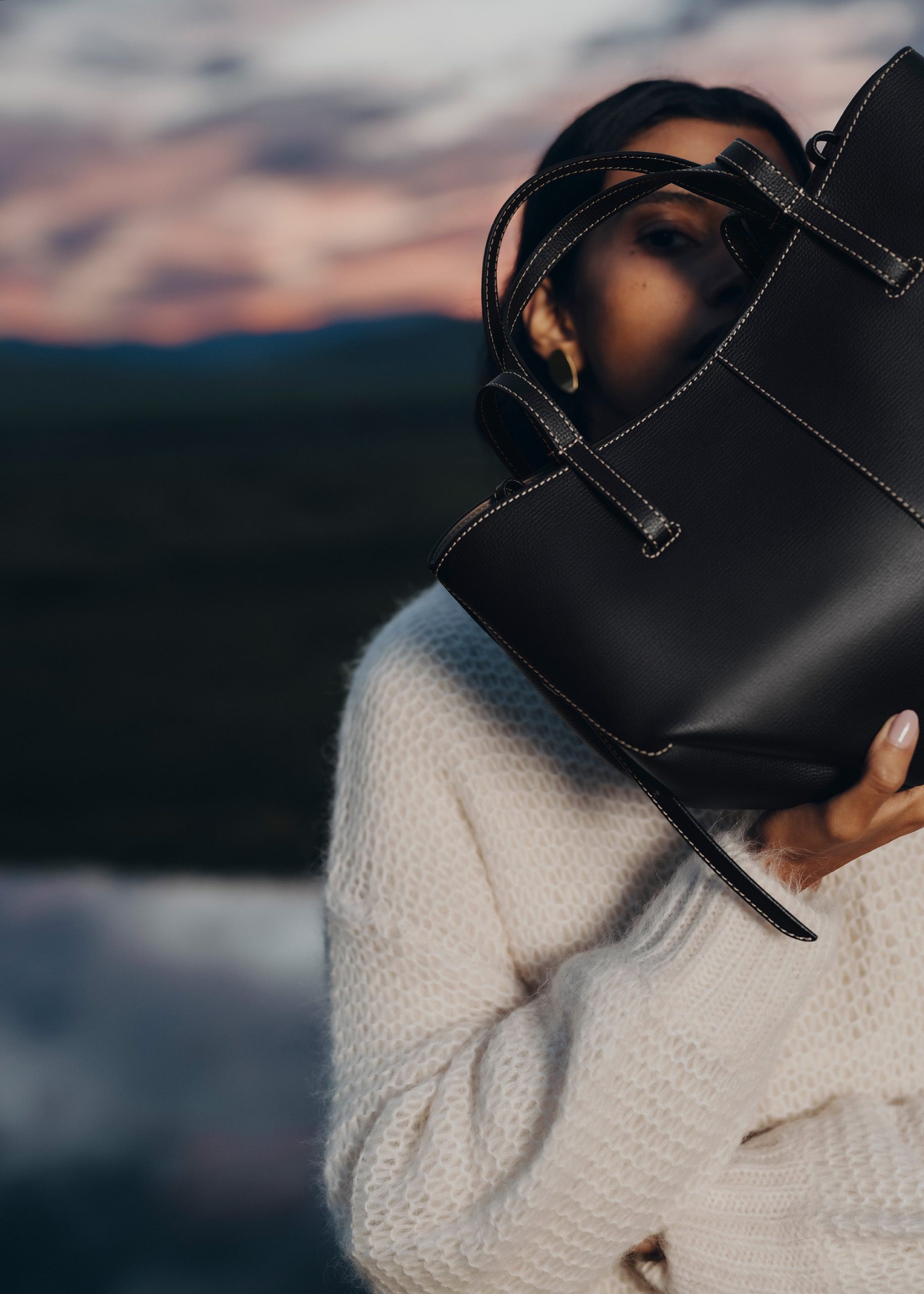 Cyme Mini - Textured Black with Ecru Stitching - Image 4