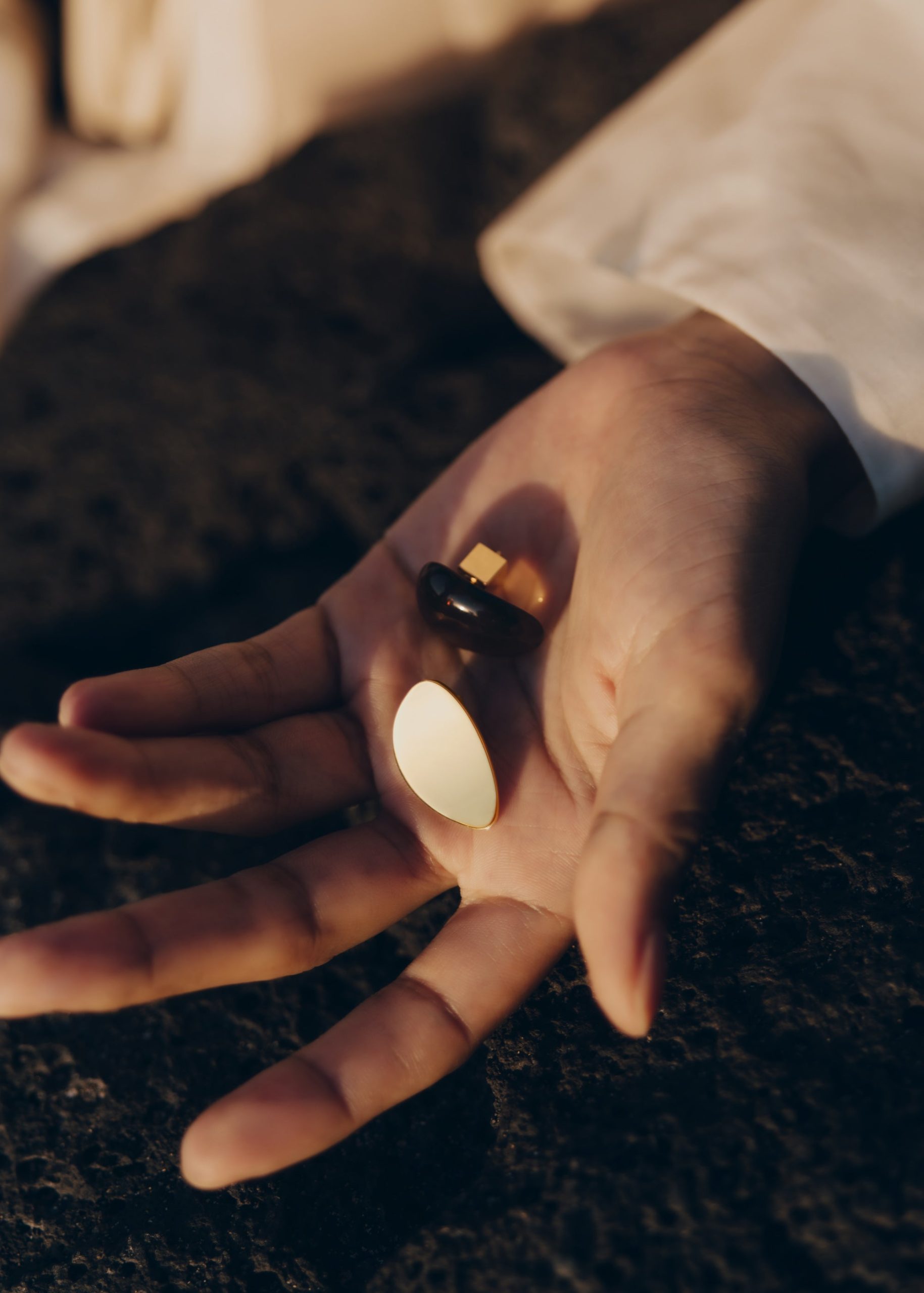 Nae Stud Earrings - Smoked glass - Image 4