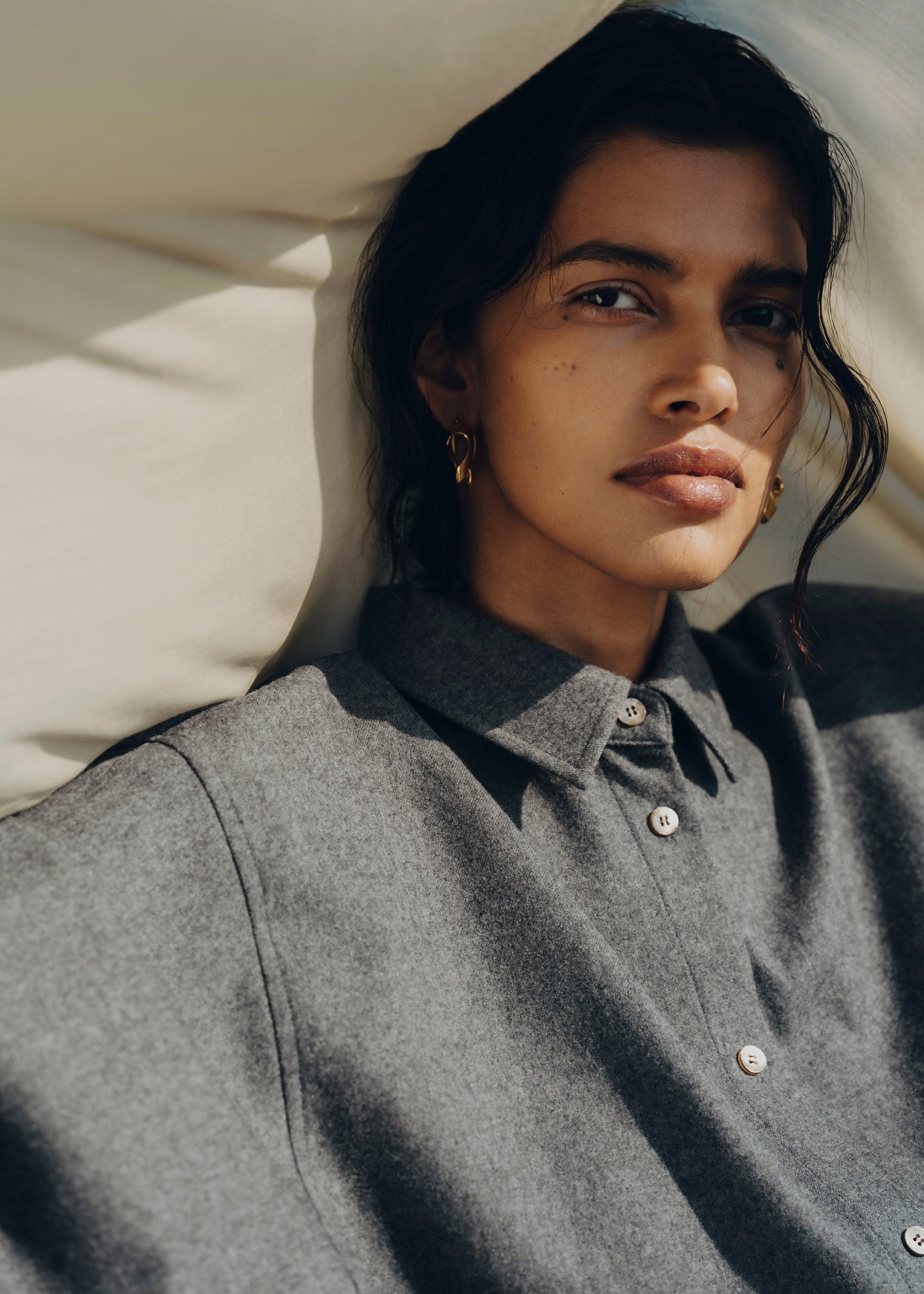 eole Wavy Hoop Earrings - 24 carat gold-gilded - Image 6