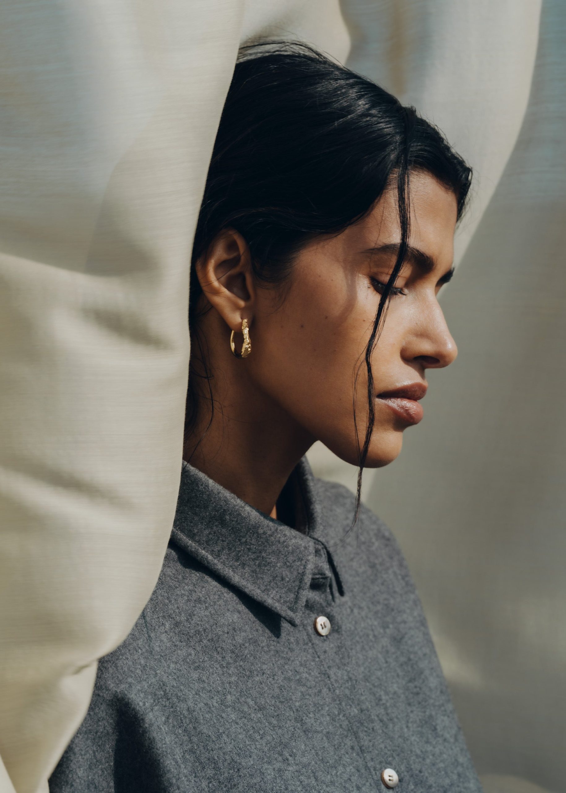 Eroz Slim Hoop Earrings - 24 carat gold-gilded edition - Image 3