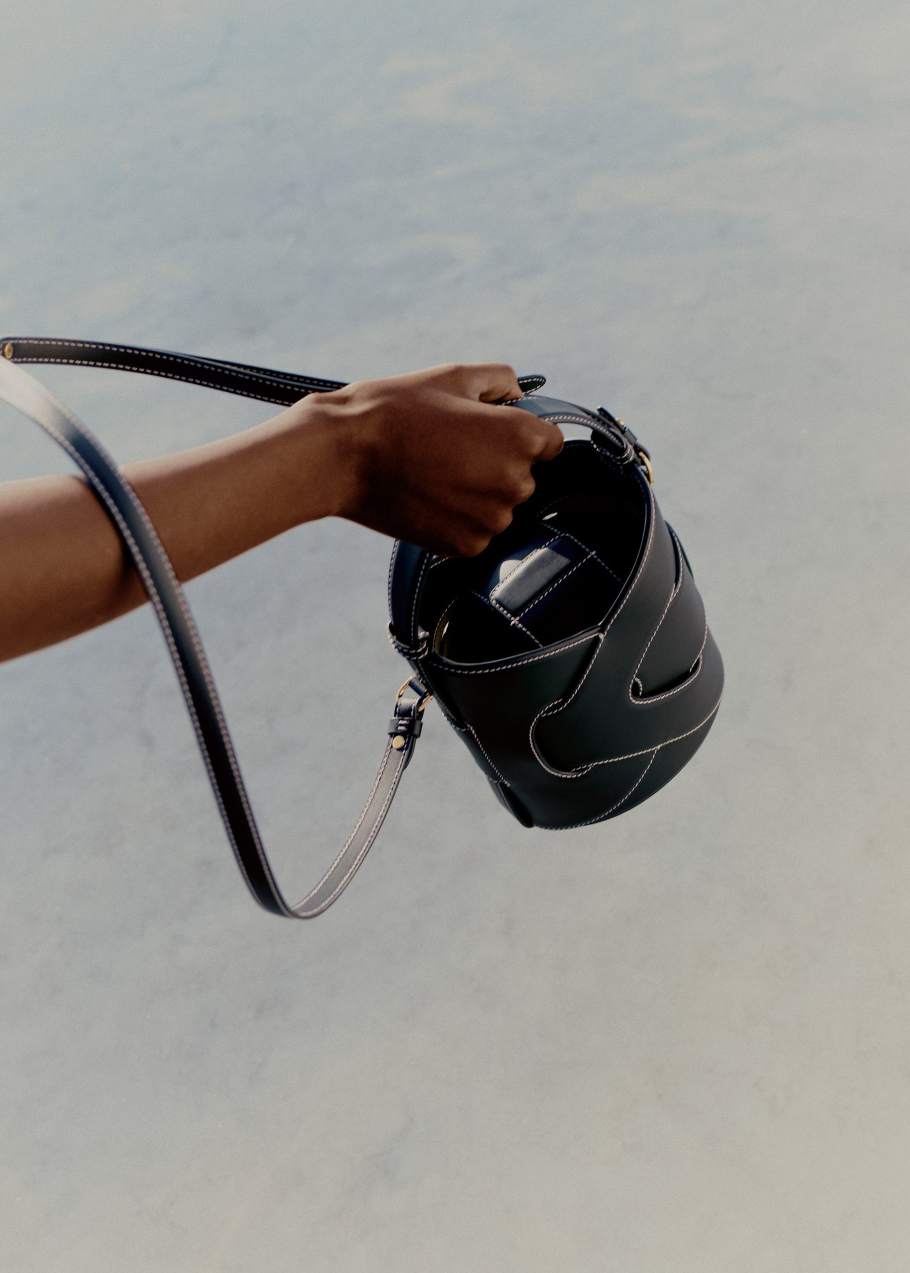 Nodde Seau - Black - Image 3