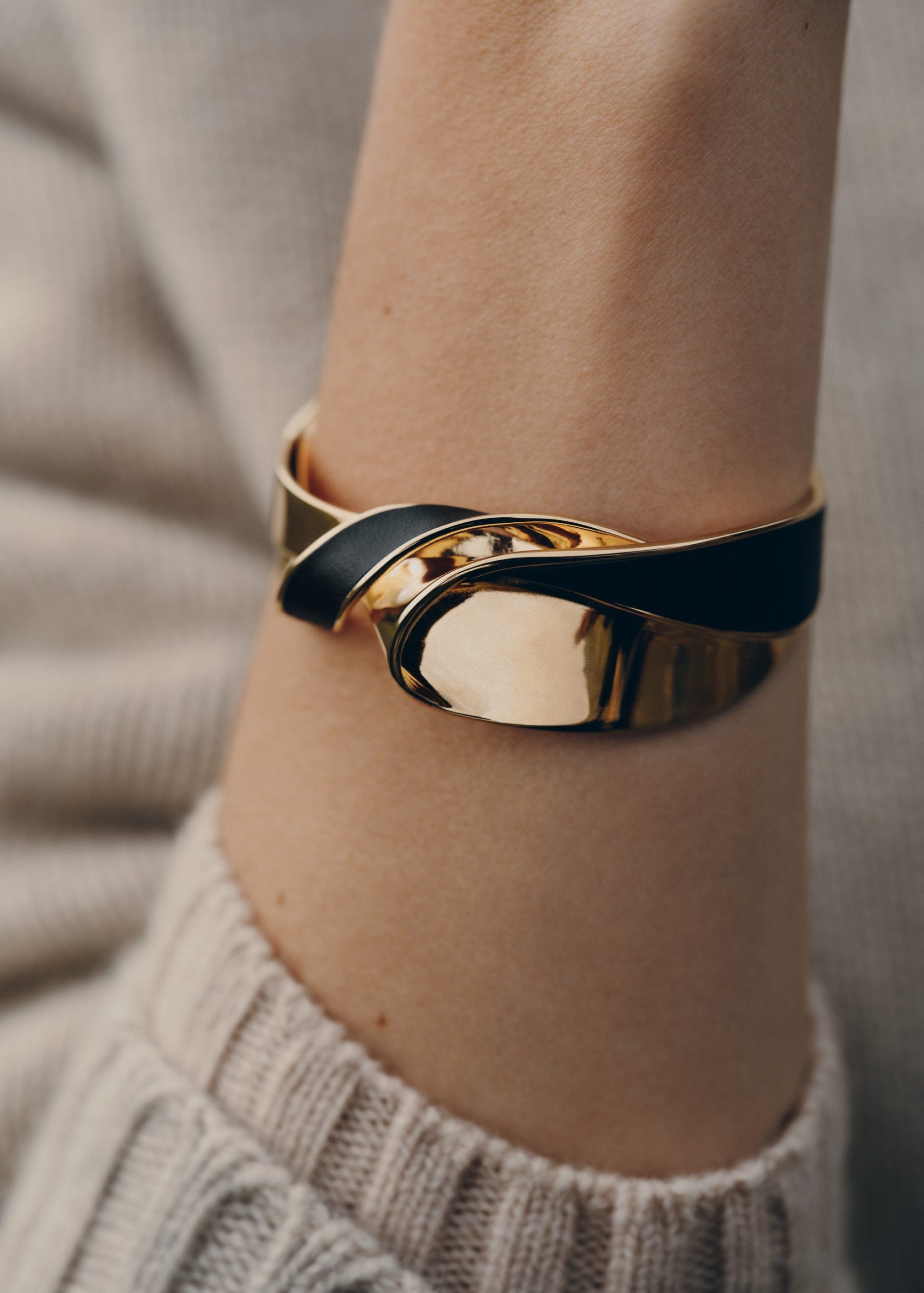 eole Cuff - Black Leather - Image 3