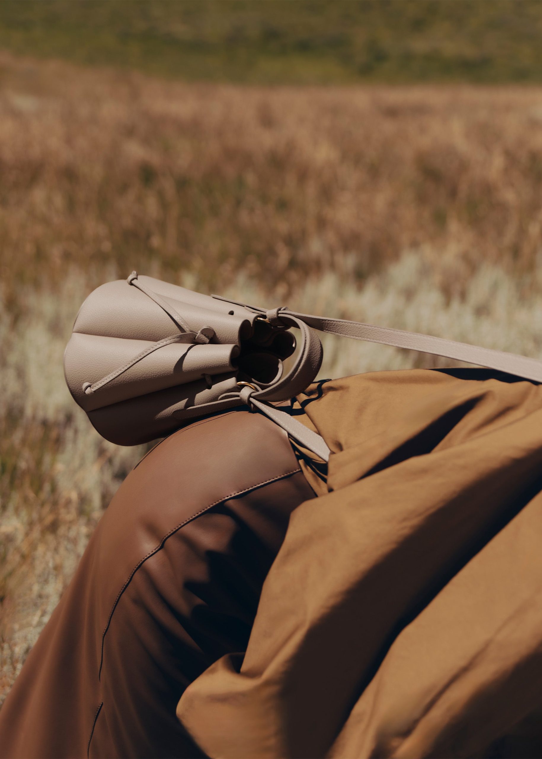 Numero Huit Mini - Textured Taupe - Image 4