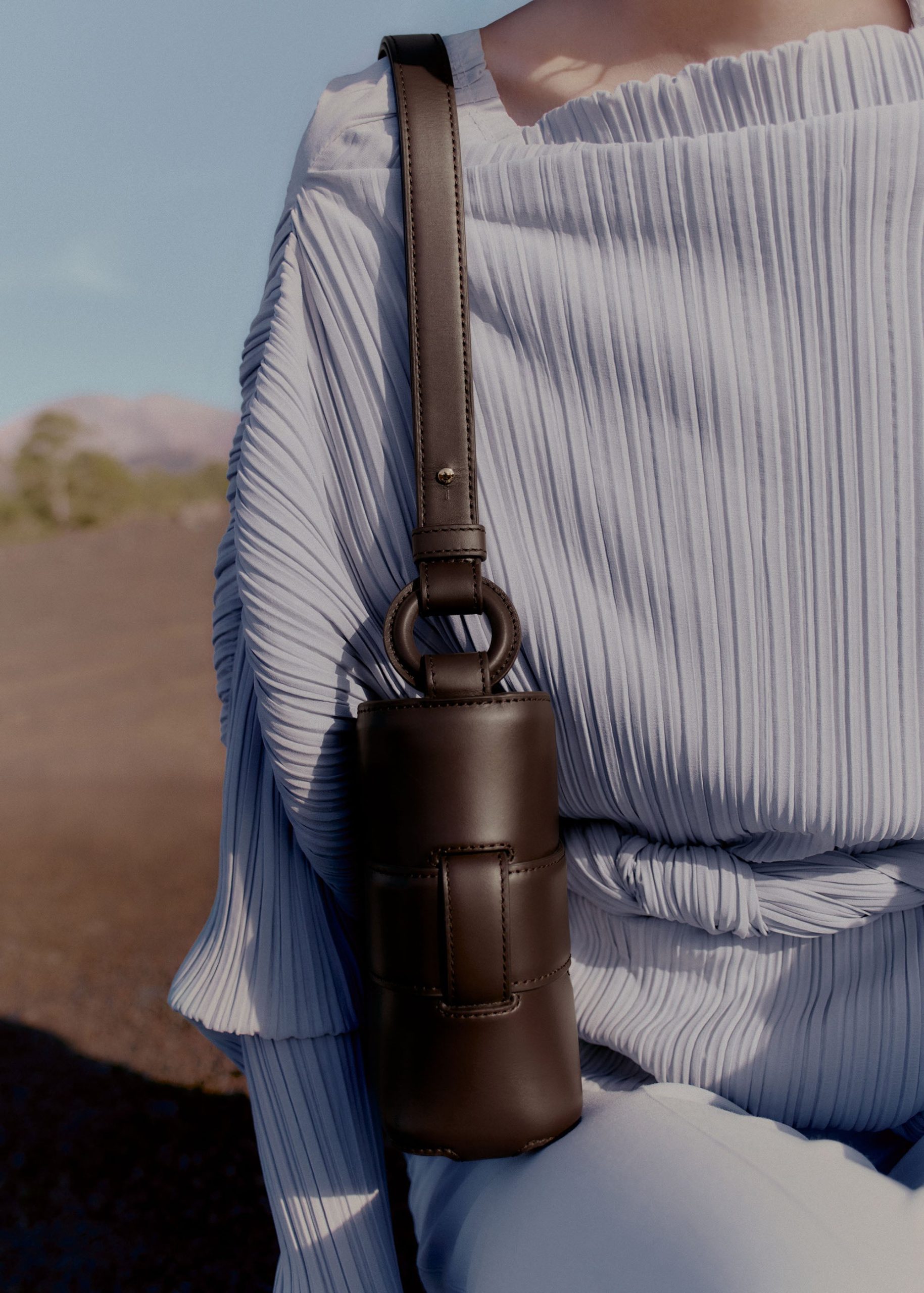 Nodde - Smooth Ebony - Image 4