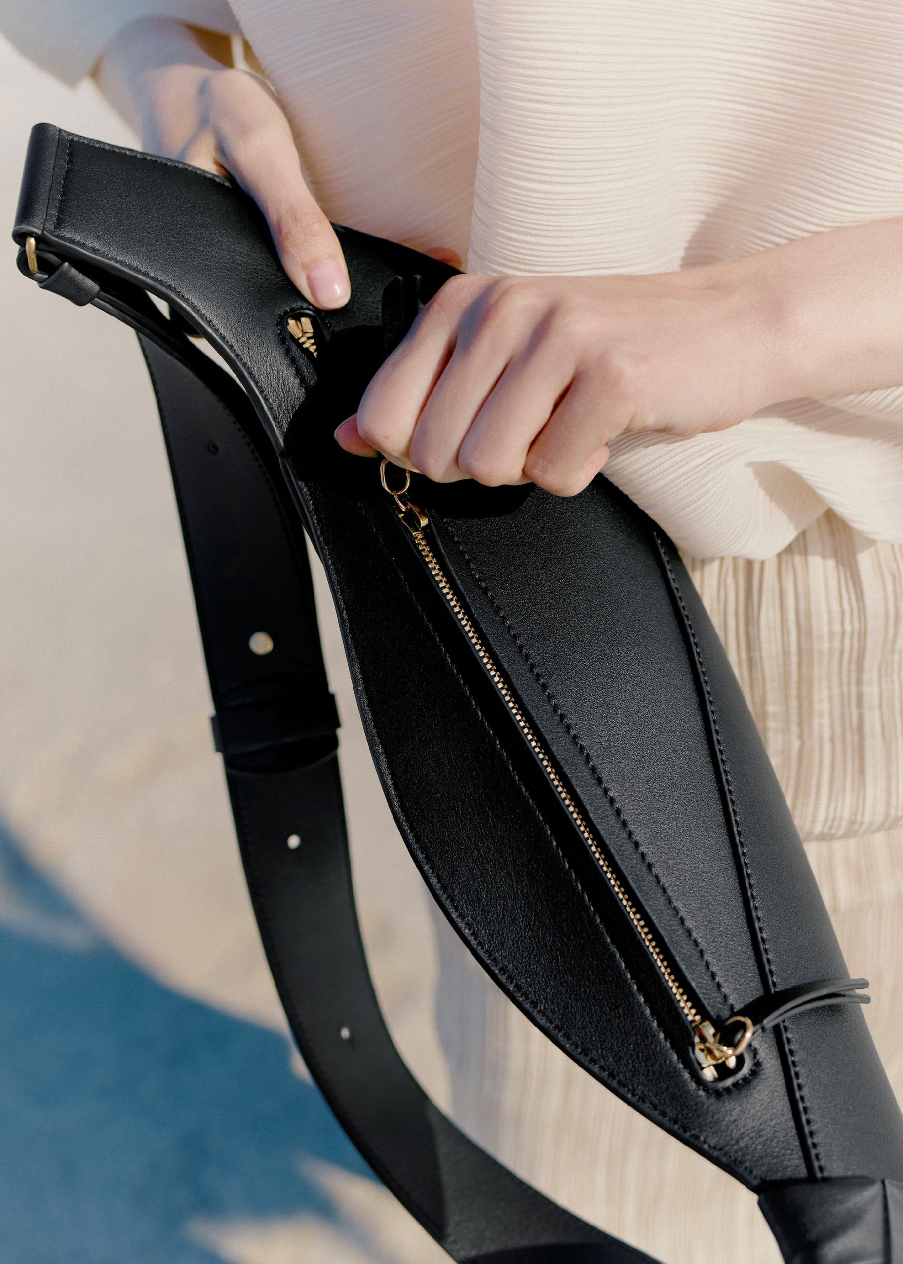 Neyu - Smooth Black - Image 4