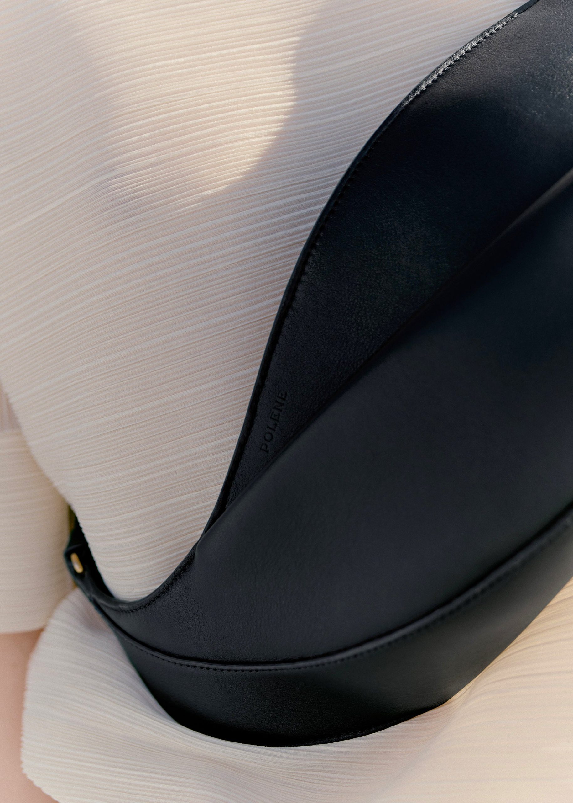 Neyu - Smooth Black - Image 5