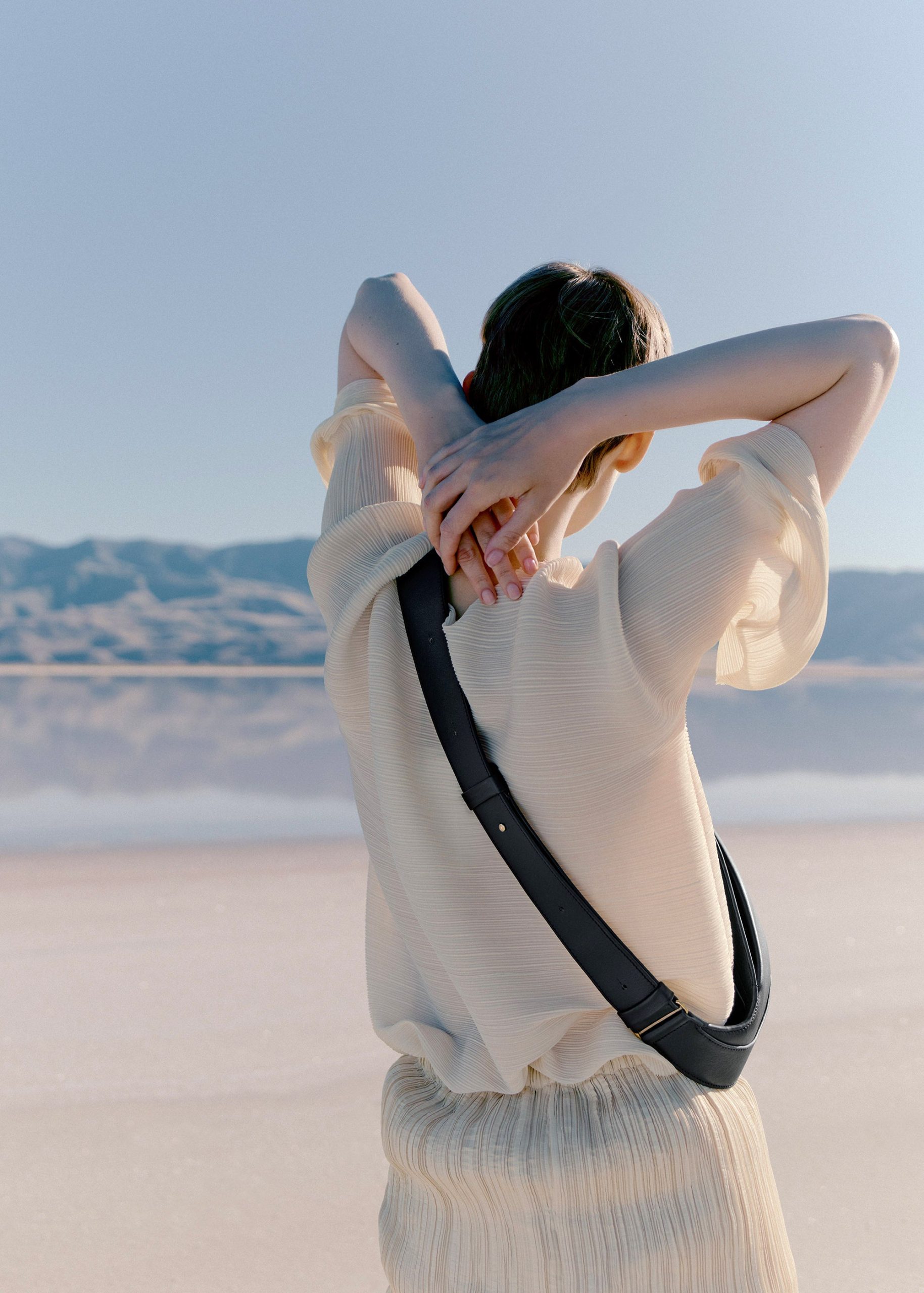 Neyu - Smooth Black - Image 6