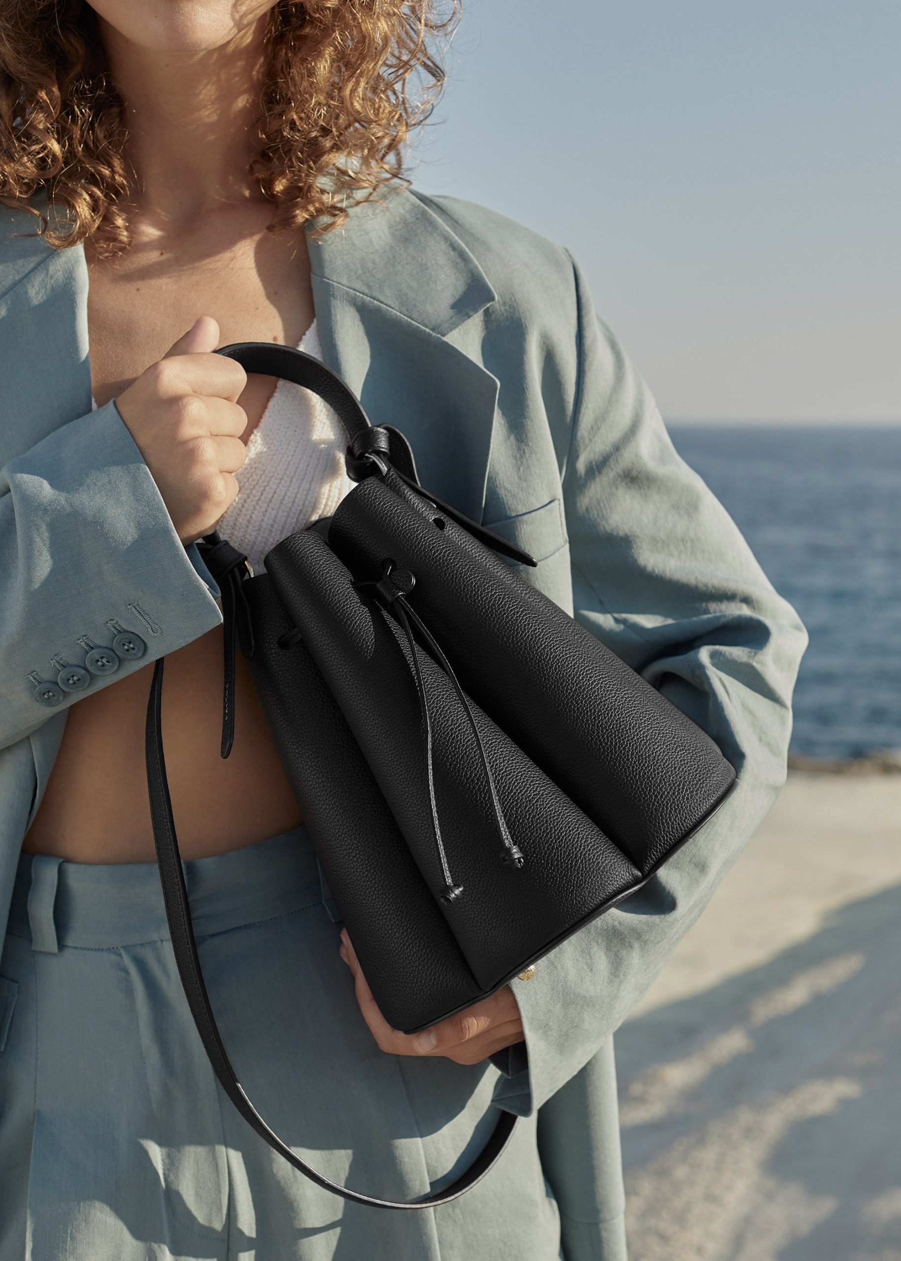 Numero Huit - Textured Black - Image 2