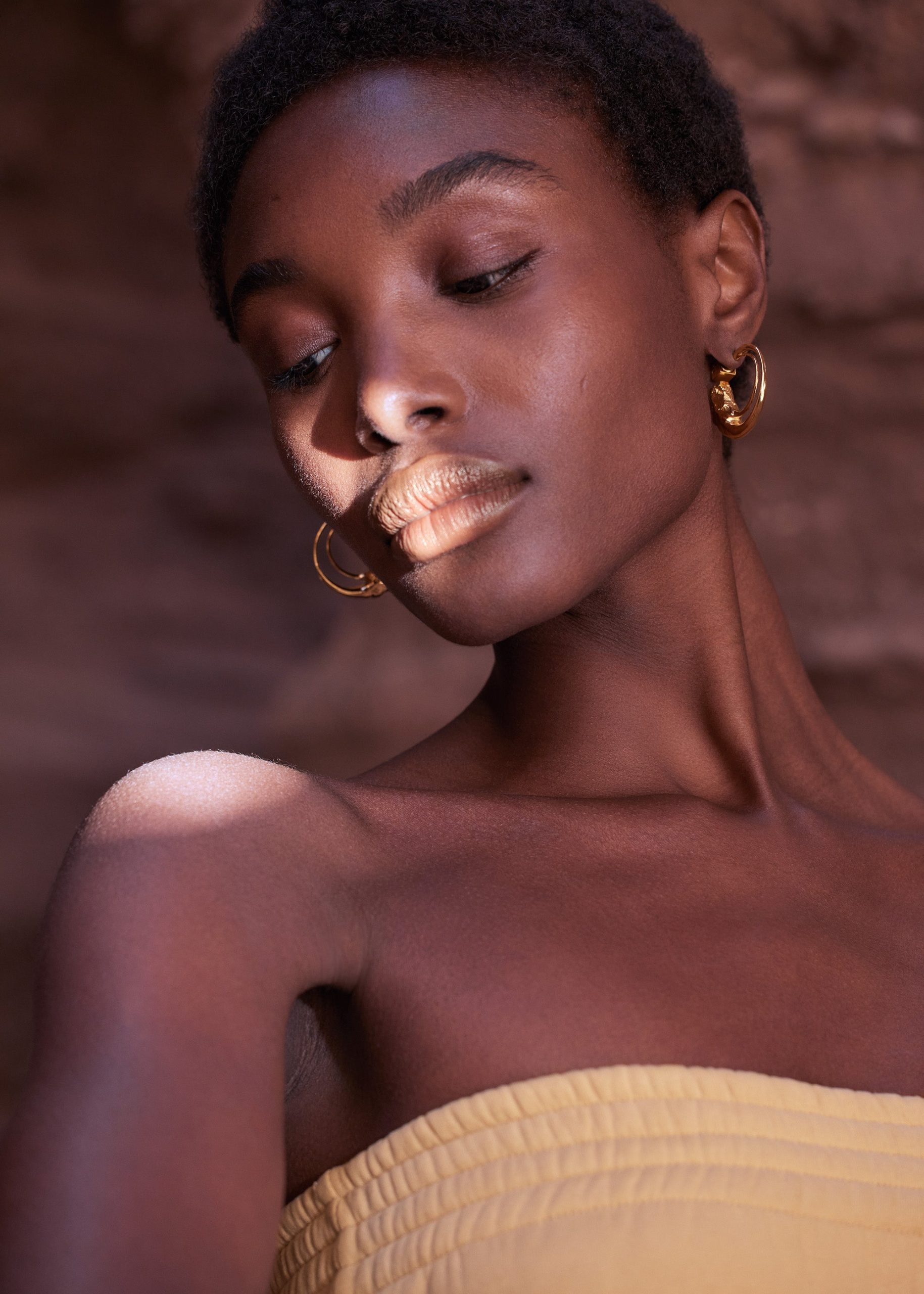 Eroz Hoop Earrings - 24 carat gold gilded - Image 7